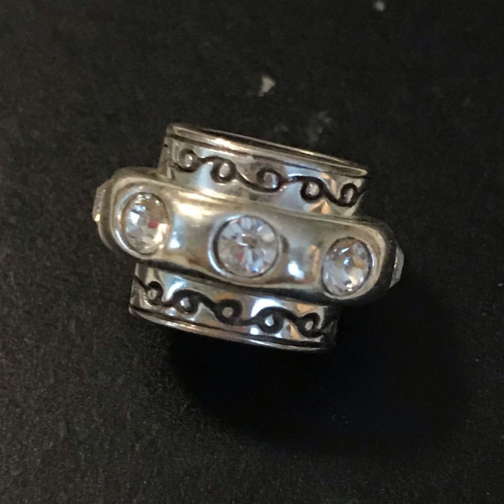 💗🤩Retired Oval Brighton Charm w Rhinestones💗
